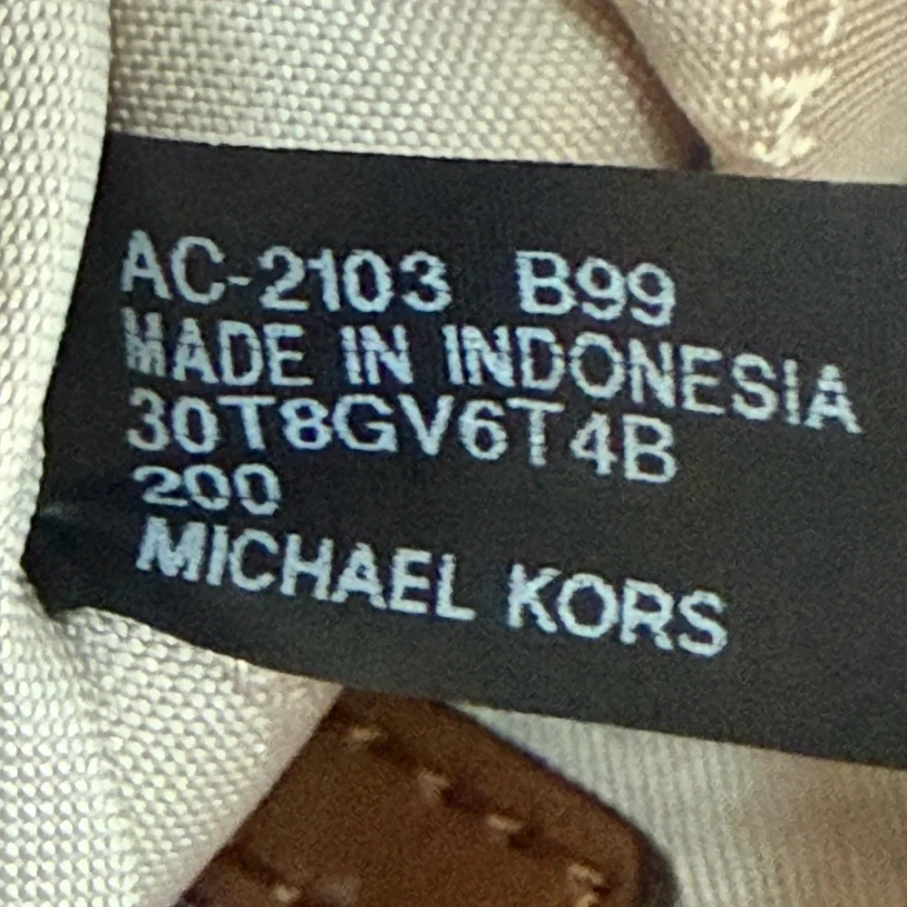 Michael Kors Voyager East West Tote Bag! EUC!! - Picture 13 of 15
